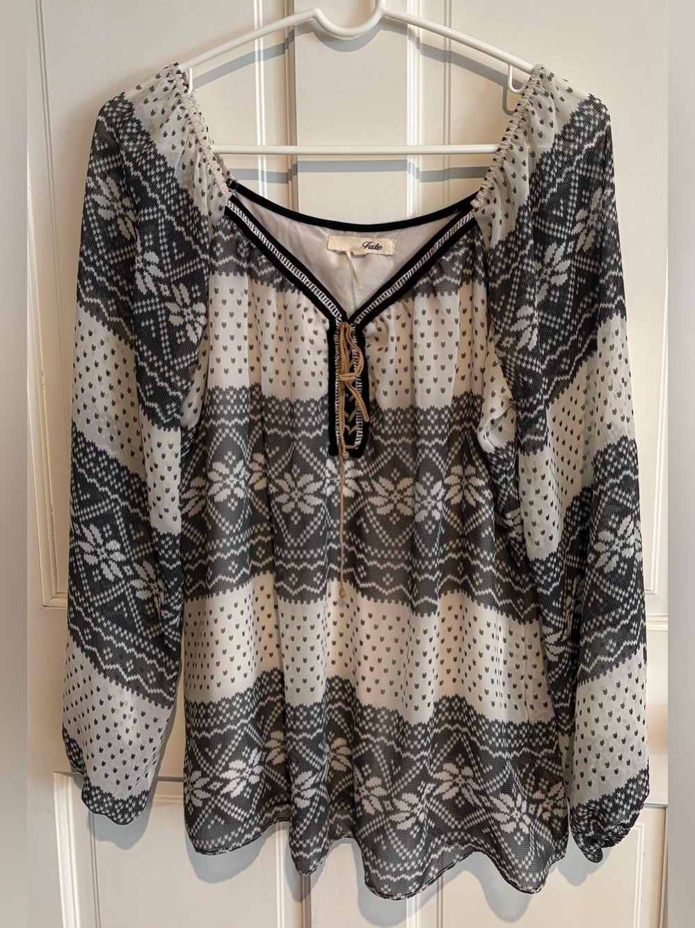 Fate Black and White Geometric Print Long Sleeve Lace-Up Tunic Top, Size M